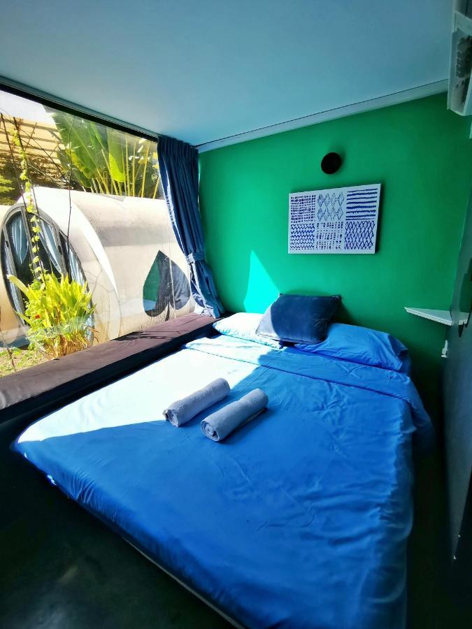Revolution Siem Reap Vandrarhem Exteriör bild